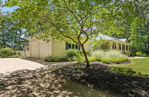 Saugatuck Villa | Private beautiful surrounding hot tub mins to Saug