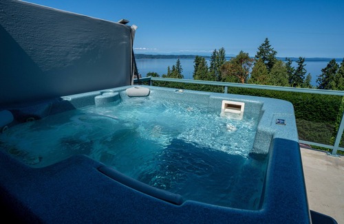 Three Tree Point Cottage | Private Cottage and Hot Tub, Spectacular Sunset & Mtn Views
