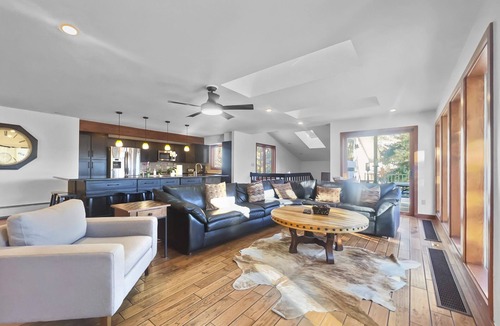 Dillon House | Private Hot Tub, Beautiful Views, 208 Tenderfoot