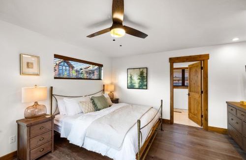 Estes Park House | Private Lakefront Cabin - Two Large Patios, Jacuzzi, Indoor/Outdoor Fireplace
