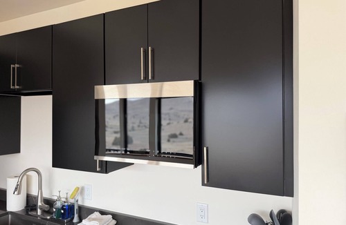 Livingston House | Private Modern Tiny House with Mountain Views. Perfect for couples!