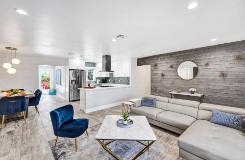 Wilton Manors Villa | Private Oasis w/Heated Pool(Complimentary) - Wilton Dr & Beach