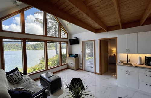 Ucluelet Cabin | Private Oceanfront Cabin with Hot Tub/Doc Holiday Cabin