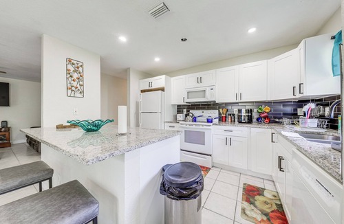 Lake Worth Corridor House | Private Patio & Yard! Lake Worth Beach Retreat