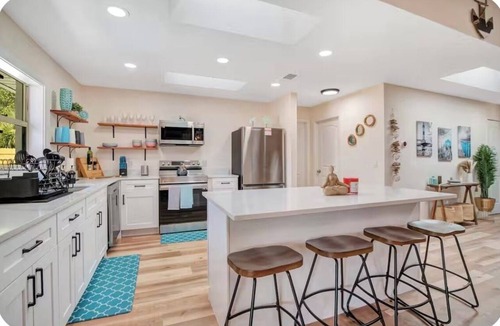 Edgewater House | Private Pool Beach House King Suite + Family Fun