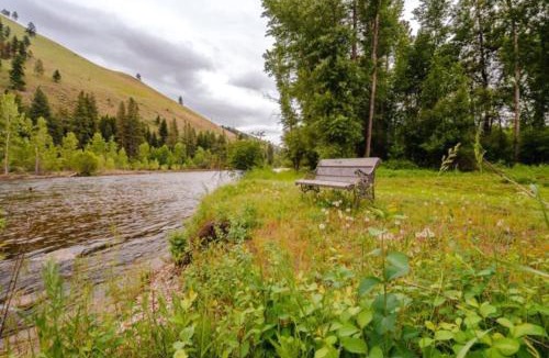 Darby House | Private River Front Cabin