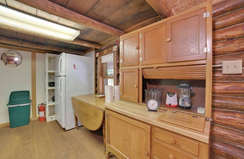 Vanderbilt Cabin | Private Sauna + Deck: Pigeon River Retreat!