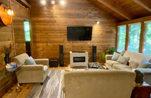 Enumclaw Ski Chalet | Private Secluded Cabin Hike Mt Rainier & Sunrise