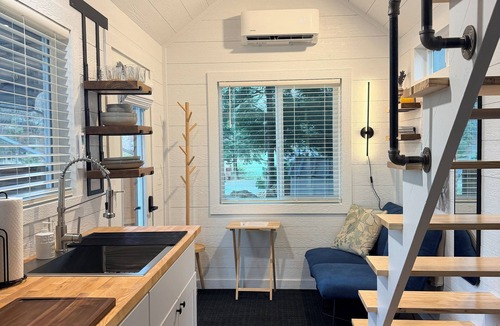 Underwood Cabin | Private tiny home just minutes from town!