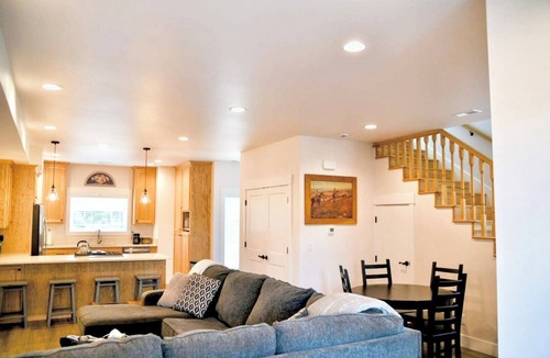 Molalla House | Private Willamette Valley Retreat Near State Park!