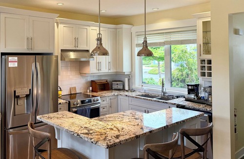 Regional District of Nanaimo House | Qualicum Landing Beachside Home - Sleeps 6