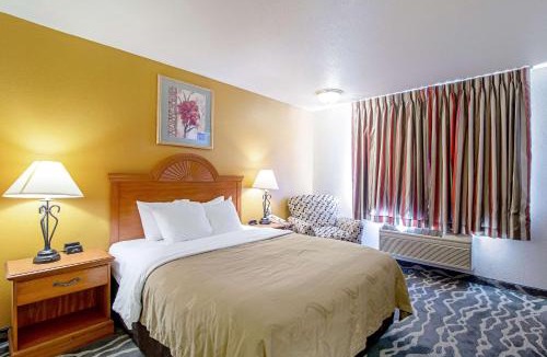 Huron Hotel | Quality Inn Huron
