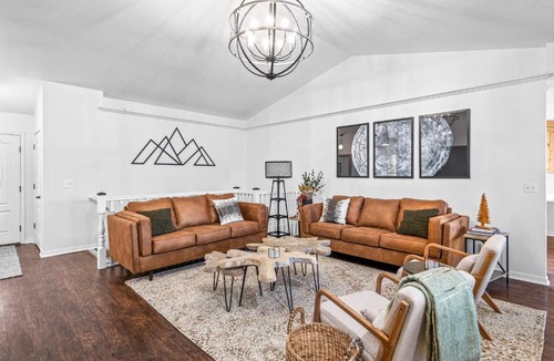Logan Apartment | Quiet Comfortable Cliffside Estate near USU