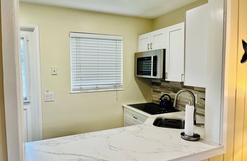 Delray Beach Condo | Quiet Luxury 3 Min Walk to Beach & Atlantic Ave Heated Pool Delray Beach'