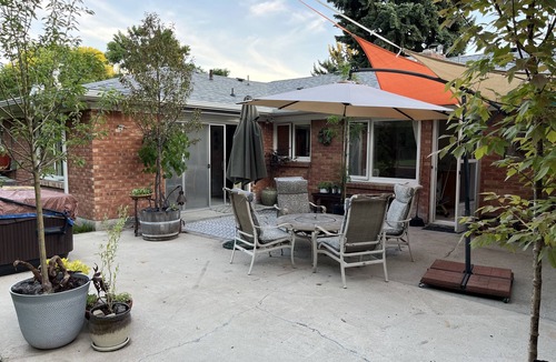 East End House | Quiet Mid-Century Home Close to Downtown