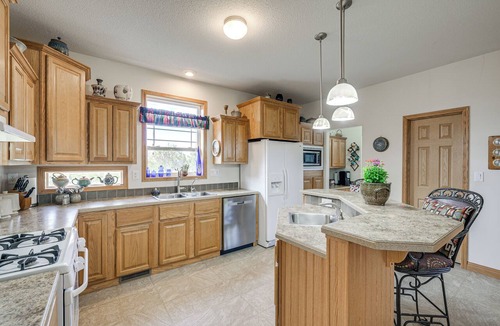Ignacio House | Quiet Porch & Deck! Dog-Friendly Home Near Durango
