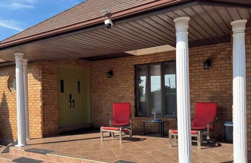 Welland House | Quiet & Secure Private Home near Niagara Falls