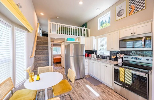 Forks House | Rainforest Tiny Home Retreat: Retro