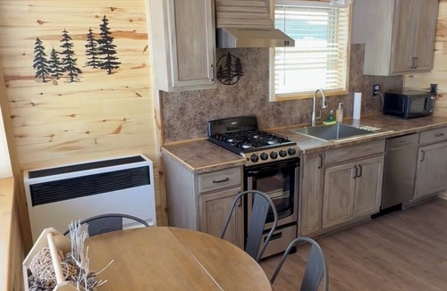 Antonito Cabin | Red Iron Cabin-Near Chama & Cumbres Pass