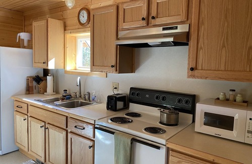 Susitna North Cabin | Red Sled Lakefront Cabin