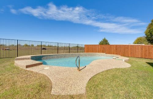 Sanger House | Relax Fireside! Poolside Oasis 3 Mi to Dtwn Sanger