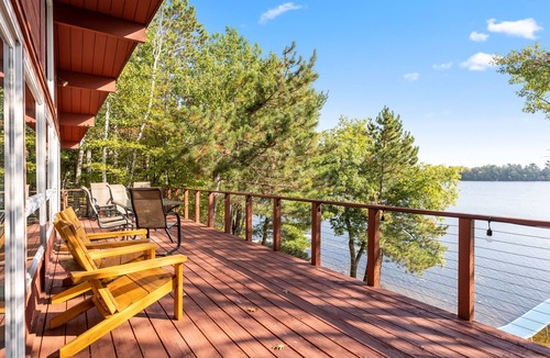 Cushing Cabin | Relaxing Cabin Retreat with Lakeside Firepit, Swimming & Beautiful Lake Views