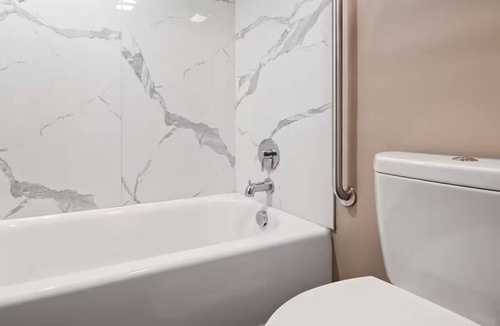 Jasper Hotel | Relaxing Jasper Stay with Quick Access to Downtown, Attractions & Restaurants