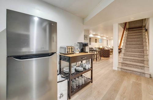 Maple Leaf Apartment | Remodeled Maple Leaf Basement Apt! 7 Mi to Seattle