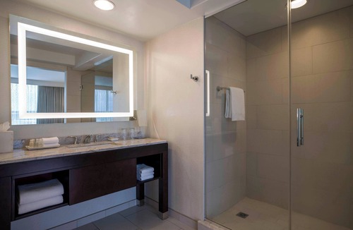 South Baton Rouge Hotel | Renaissance Baton Rouge Hotel