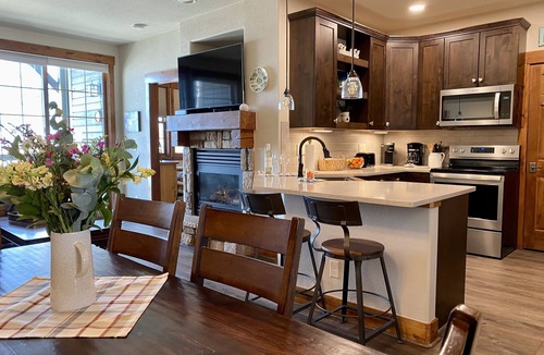 Silvercreek Condo | Renovated, Ski-in/out, 2Bed/2Bath Condo; 25 Steps to Slope, KickingHorse Lodges