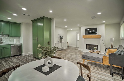 Broadmoor House | Residential Baton Rouge Vacation Rental!