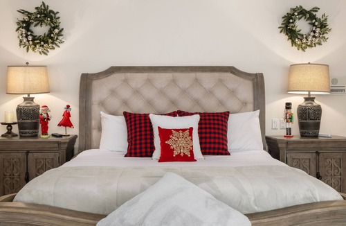 Harbour Pointe Resort | Resort- Style Full Home Retreat w/Pool and Spa