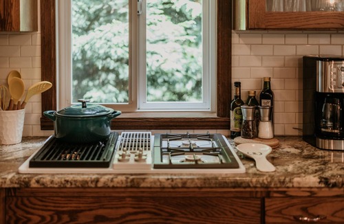 Anacortes House | Reunion ready Guemes island retreat + hot tub