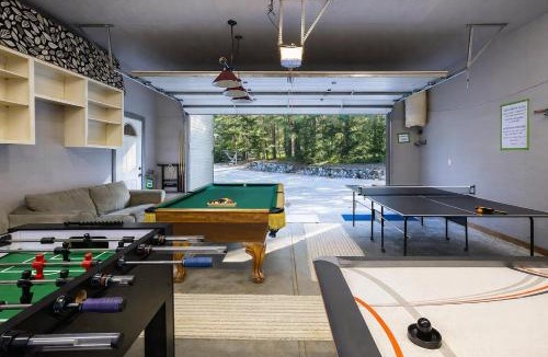 Ardenvoir Cabin | Riffle River Lodge by NW Comfy Cabins