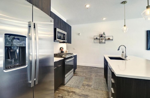 Willow Grove Apartment | River West 611