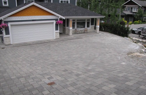 District of North Vancouver House | Riverfront Bed and Breakfast - Capilano Room