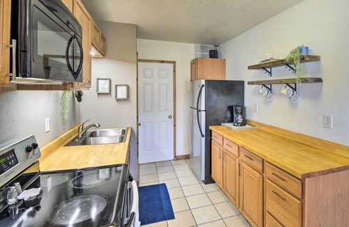 Dixon Cabin | Riverfront Dixon, Illinois, Vacation Rental!