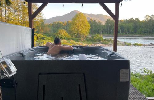 Sedro-Woolley Ski Chalet | Riverfront Getaway on the Wild and Scenic