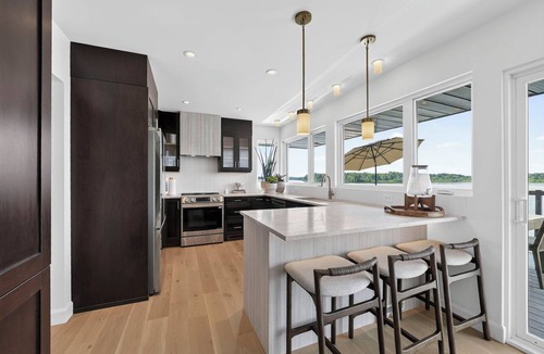 South Glengarry Cottage | Riverfront Retreat, Dock, Beach, Hot tub