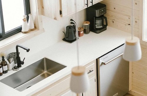 Crosby Cabin | Riverside Retreat: Unwind in a Cabin with Private Steam Sauna on the Pine River