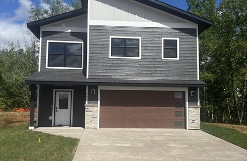 Riverside Condo | RiverWest Trailside Tranquility - Sauna - Dogs Friendly