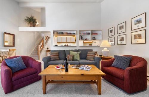 Moose Wilson Road Apartment | RMR: Mountain Maple 4 Condo in The Aspens