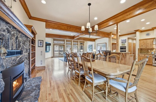 Grantsdale House | Roaring Lion Abode: Mountain Getaway
