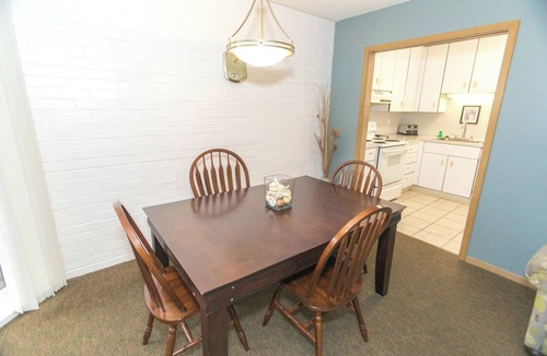 Ocean Shores Apartment | Romantic Coastal Escape – Ocean Views, Private Balcony & Fireplace