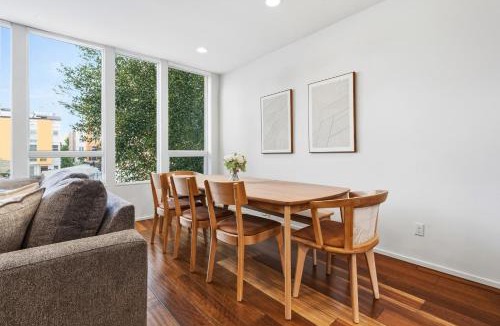 Whittier Heights House | Rooftop Retreat w Stunning Views - Ballard Gem