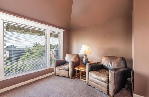 Minor House | Room 306 - Unique Accommodations in Seattle's Capitol Hill