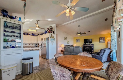 North Topsail Beach House | Ross – Coastal Living, Relaxing Vibes