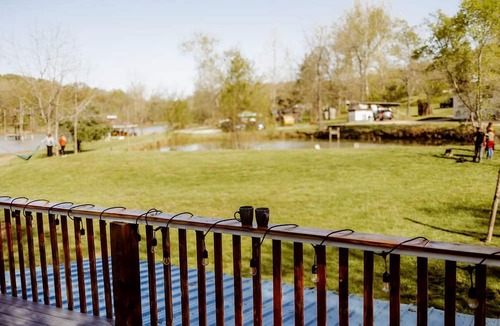 St. Clair House | Rustic Bus Accommodation Perfect for Glamping in Missouri