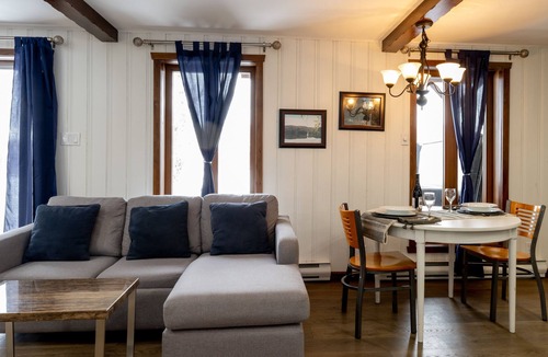 Sainte-Agathe-des-Monts Ski Chalet | Rustic-Style for 2