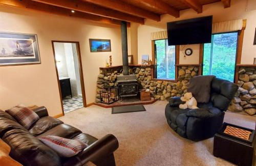 North Douglas House | Rustic Cabin & A-Frame w Firepit